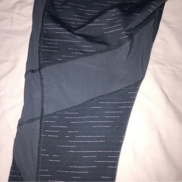 Zella Capri Leggings Size L Gray Purple Mesh Mid Rise Workout Athletic Yoga - Picture 5 of 9